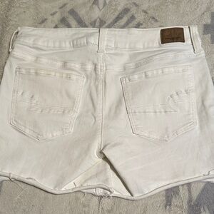 American Eagle Outfitters White frayed hem Jean Shorts size 8